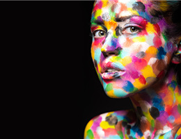 La faccia colorata